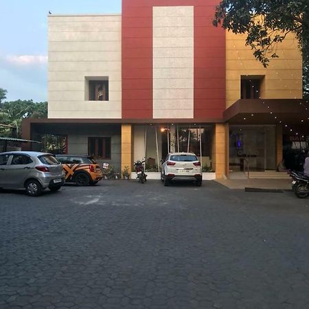Kallada Sangeetha Hotels Thrissur Εξωτερικό φωτογραφία