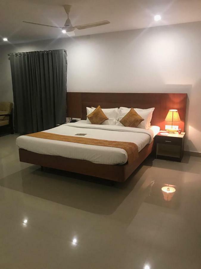 Kallada Sangeetha Hotels Thrissur Εξωτερικό φωτογραφία